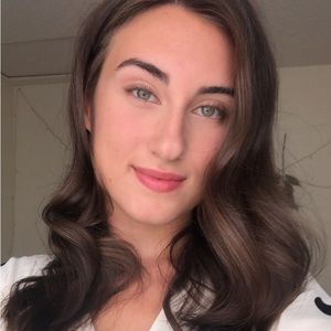 Meet your Posher, Lena